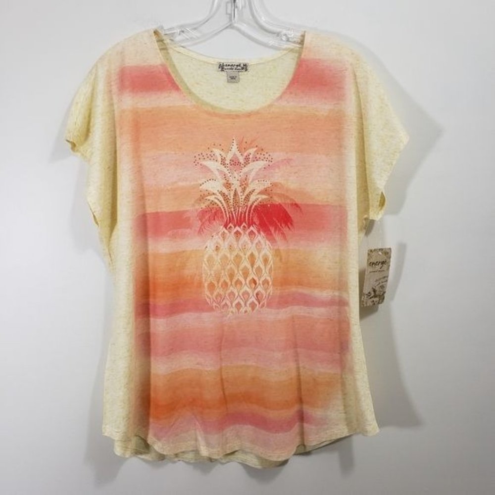 Energe world wear NWT pineapple print with jeweled crown short sleeve shirt sz M